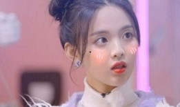 娛樂圈爆料楊超越侯明昊,甜蜜互動引粉絲熱議